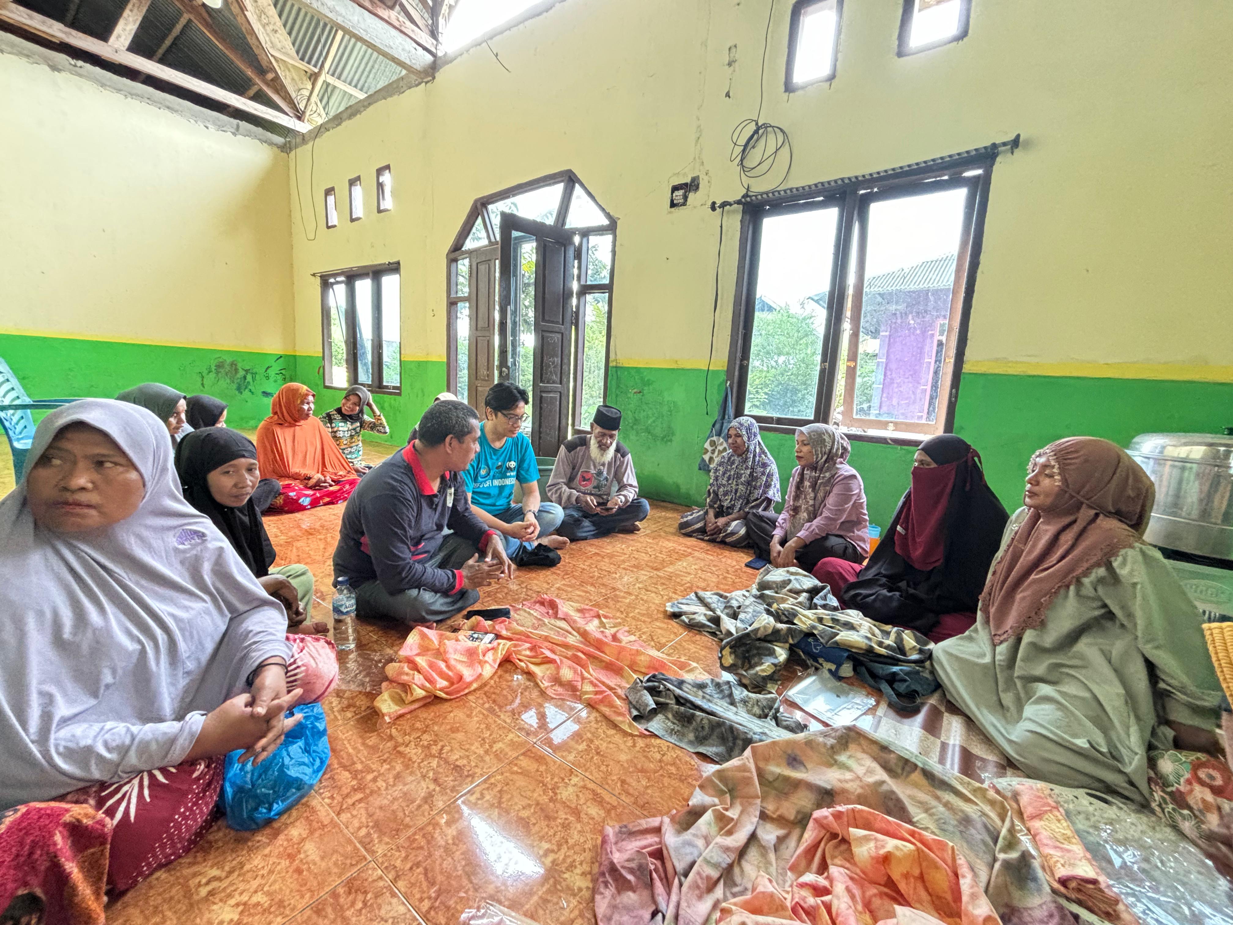 Evaluasi hasil produksi batik ecoprint pasca pelatihan ecoprint di Langgur Maluku Tenggara 